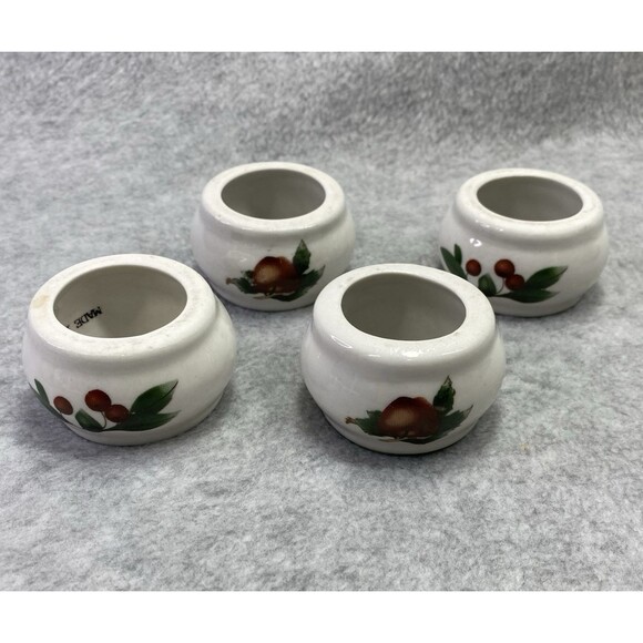 Cades Cove Collection Apple and Cherry Ceramic Napkin Ring Holder Set Of 4 - Picture 2 of 5